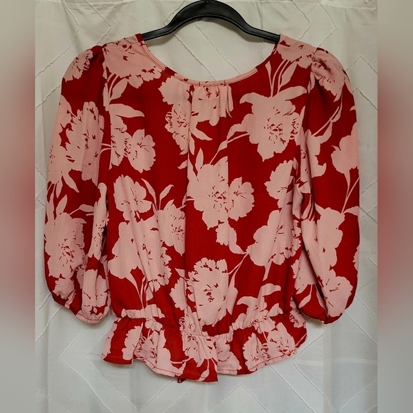 NWT PUFF SLEEVES SIENNA SKY TOP SIZE M - Picture 2 of 5